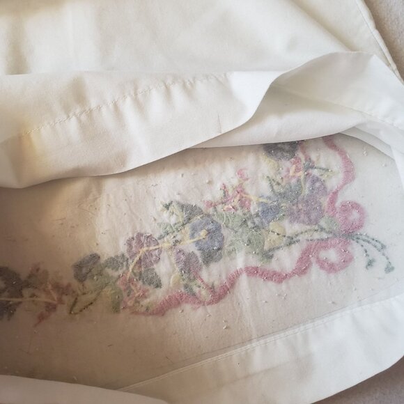 Set of 2 Vintage Embroidered Pillowcases Standard Size Floral Ribbon Cottage - Picture 12 of 13